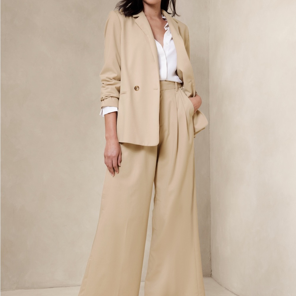 Banana Republic wide leg flannel trouser, oyster pearl, like new